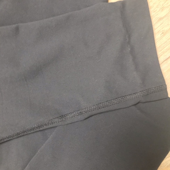 YOGALICIOUS BRAND LEGGINGS SIZE SMALL DARK GRAY - Picture 5 of 7